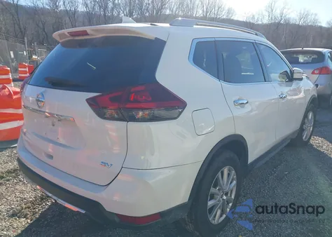 2018 Nissan Rogue Sv z USA, uszkodzony, nr VIN 5N1AT2MTXJC800909